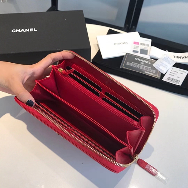シャネル財布着用イメージ